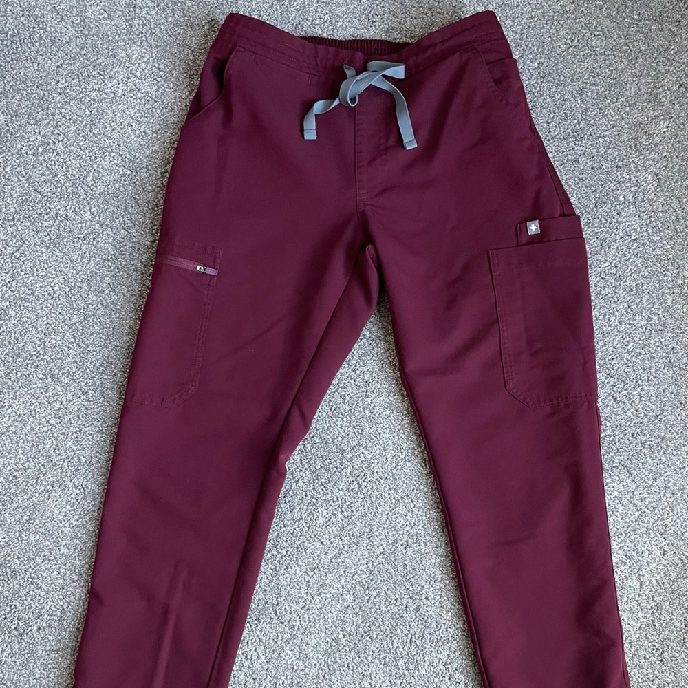 Burgundy Yola XS Petite FIGS scrub pants TAILORED